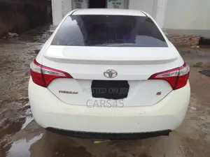 Toyota Corolla 2016 White