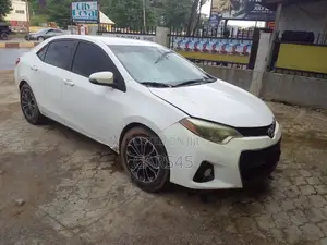 Toyota Corolla 2016 White