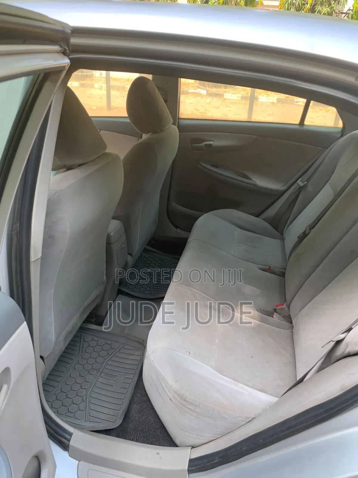 Toyota Corolla 2010 Gray