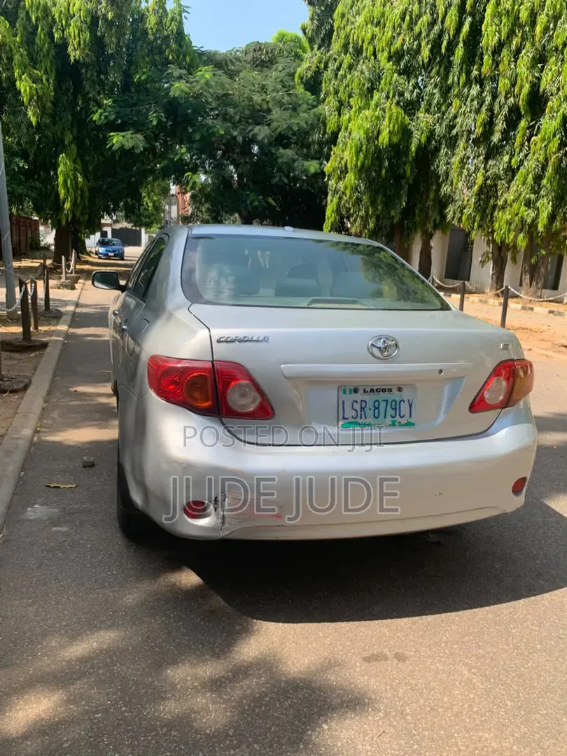 Toyota Corolla 2010 Gray