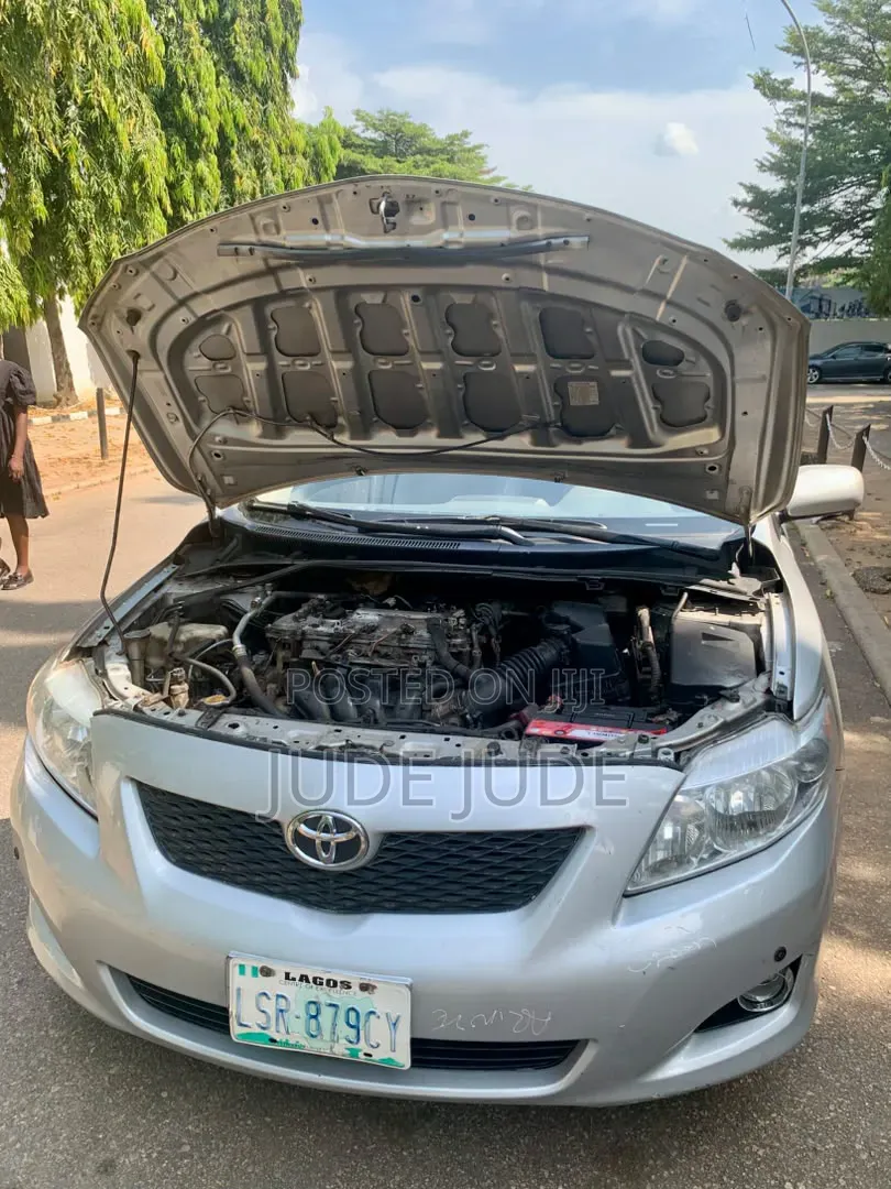 Toyota Corolla 2010 Gray