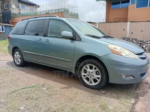 Toyota Sienna 2007 Blue