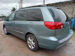 Toyota Sienna 2007 Blue