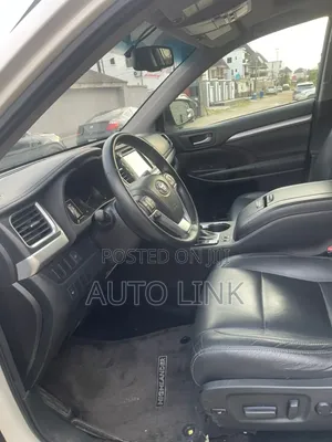 Toyota Highlander XLE 4dr SUV (3.5L 6cyl 6A) 2015 White