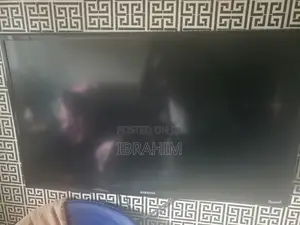 Neatly Used 32 Inches Samsung Television