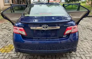 Toyota Camry SE 4dr Sedan (2.5L 4cyl 6AM) 2010 Blue