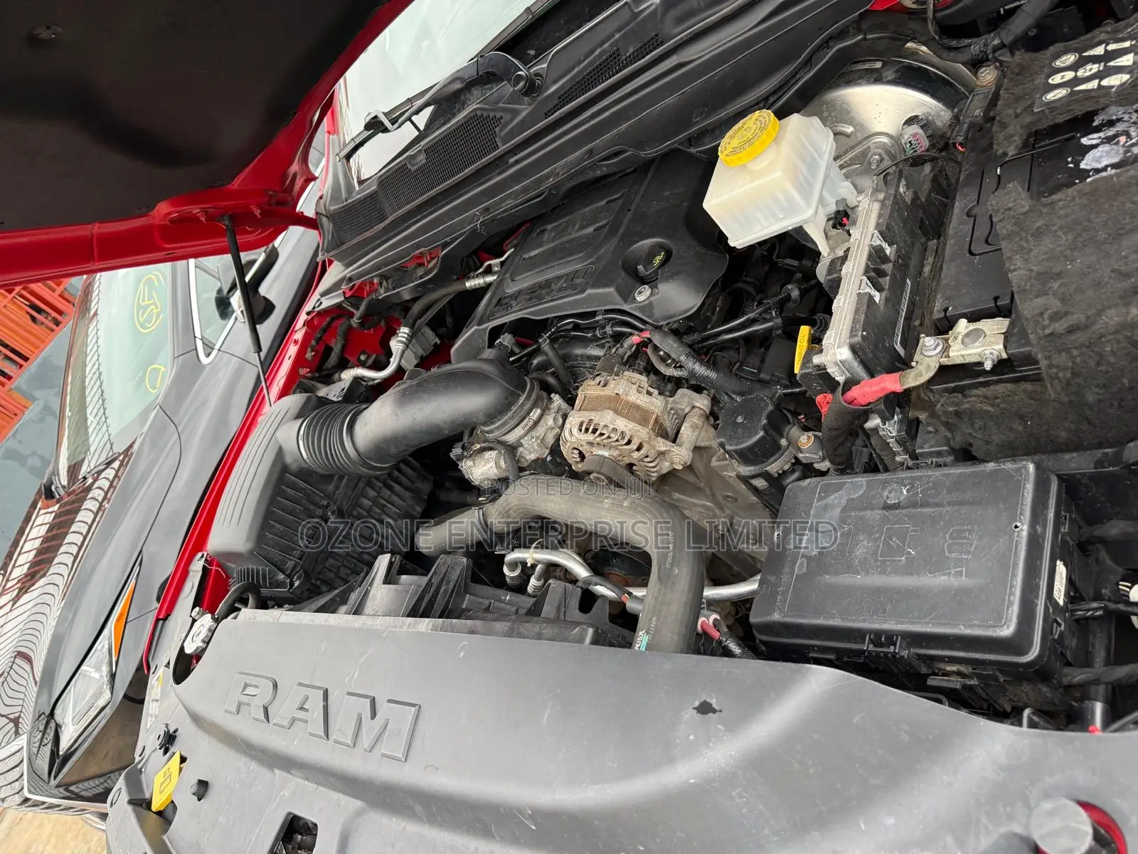 RAM 1500 2021 Red