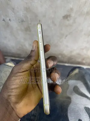 Apple iPhone XR 64 GB Yellow