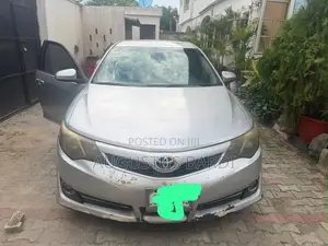 Toyota Camry SE Sport 4dr Sedan (2.5L 4cyl 6A) 2014 Silver