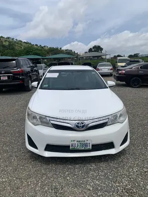 Toyota Camry LE 4dr Sedan (2.5L 4cyl 6A) 2013 White