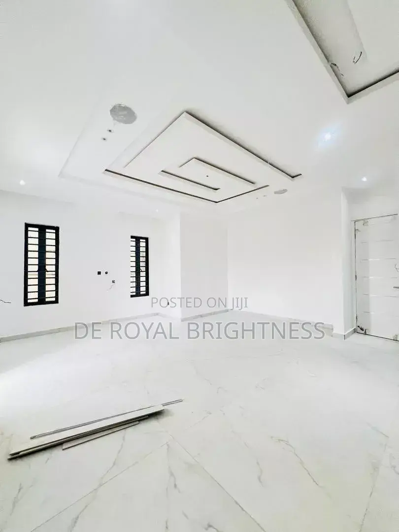 De Royal Brightness Services