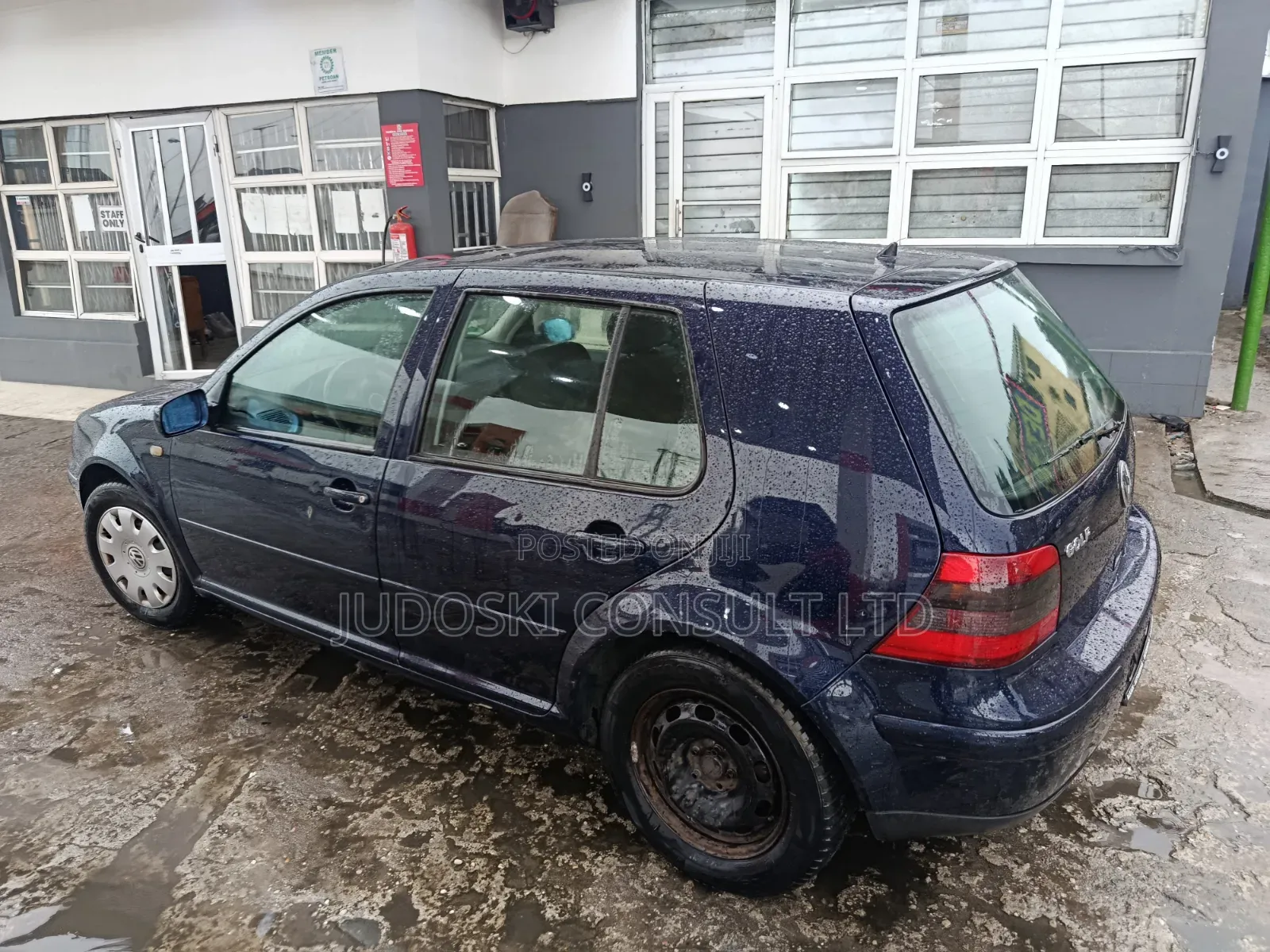 Volkswagen Golf 2004 Blue