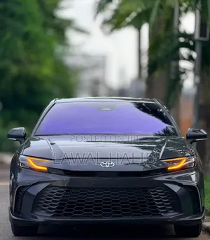 Toyota Camry 2025