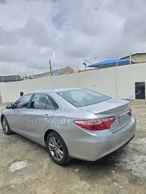Toyota Camry SE 4dr Sedan (2.5L 4cyl 6A) 2015 Silver