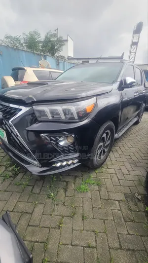 Toyota Hilux 2017 Black