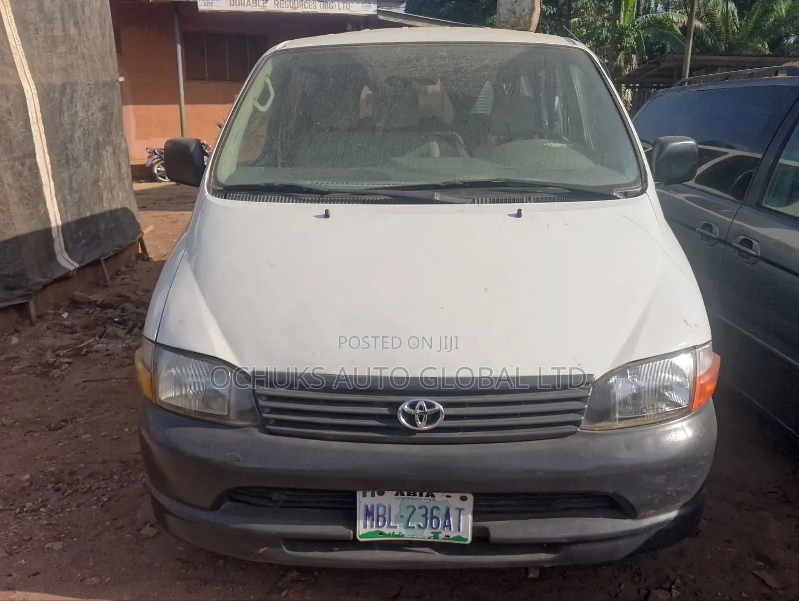 Toyota HiAce 2001 White