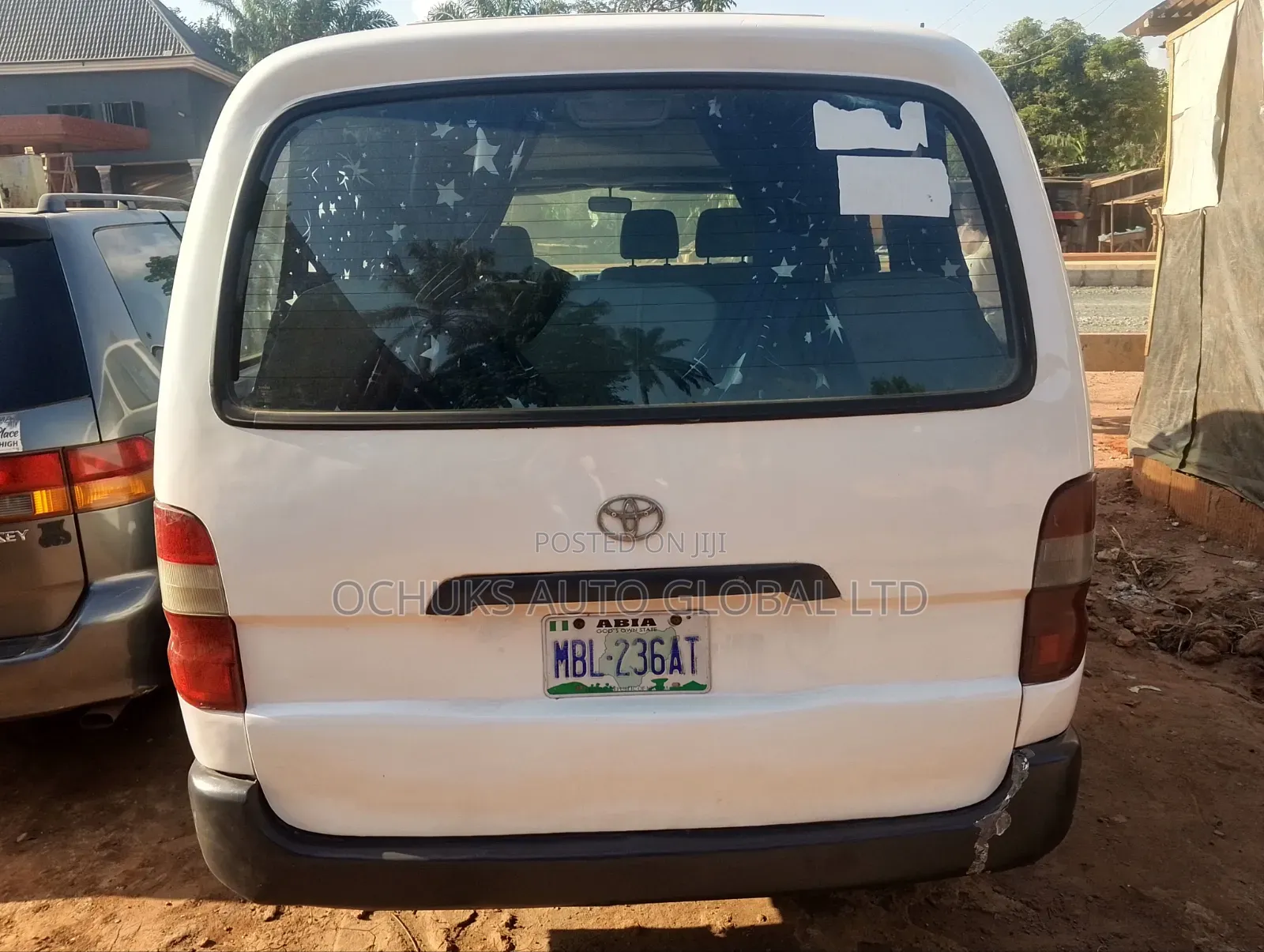 Toyota HiAce 2001 White