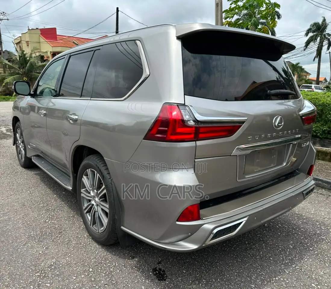 Lexus LX 570 AWD 2017 Gray