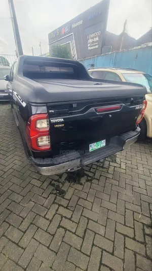 Toyota Hilux 2017 Black