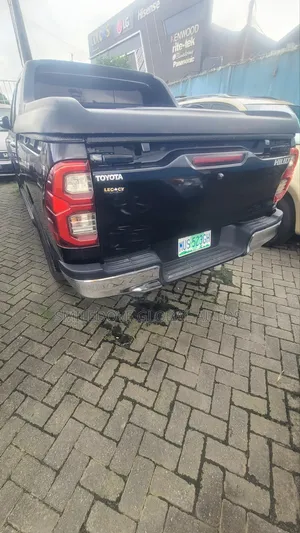 Toyota Hilux 2017 Black