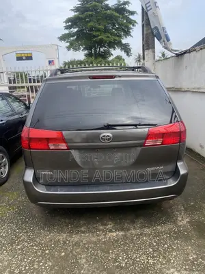 Toyota Sienna LE AWD 2005 Gray