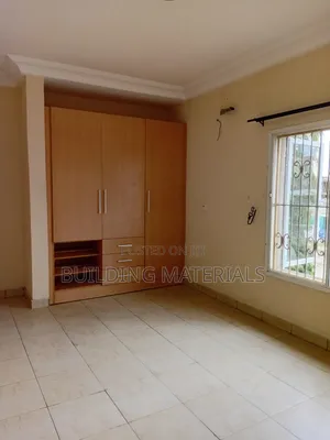 2bdrm Shared Apartment in Lekki Phase 1 for rent