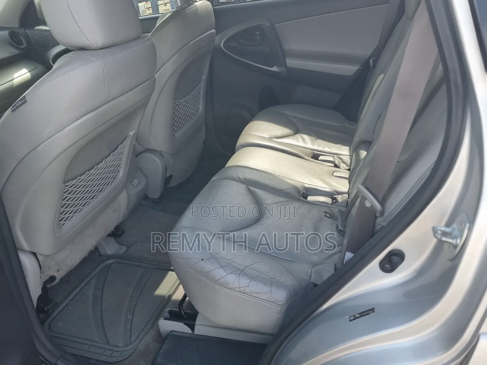 Toyota RAV4 2010 Silver