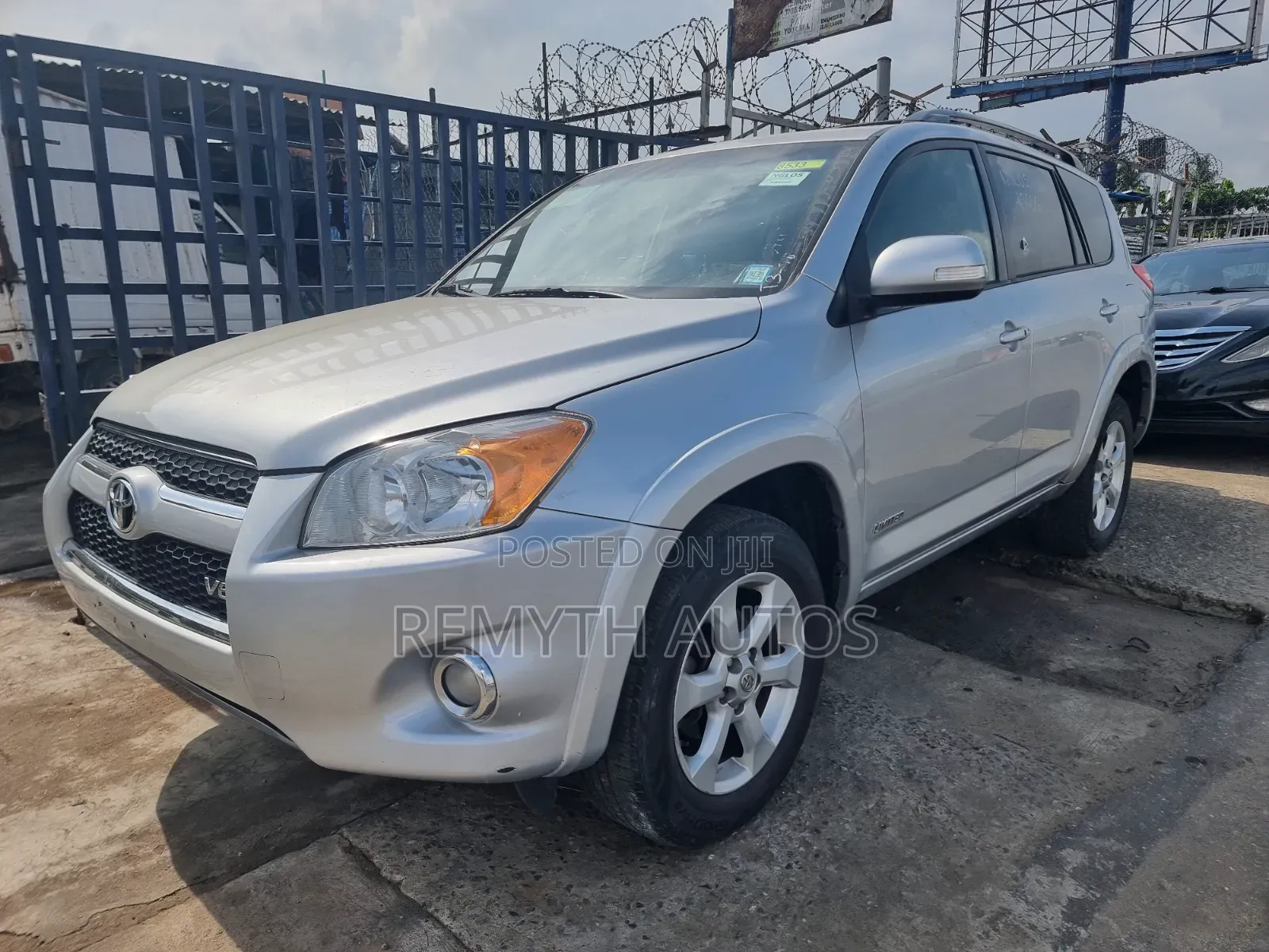 Toyota RAV4 2010 Silver