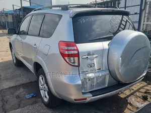 Toyota RAV4 2010 Silver