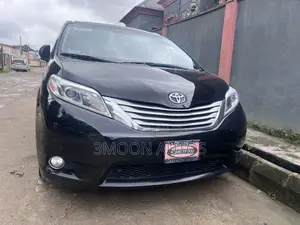 Toyota Sienna Limited Premium 7 Passenger (3.5L 6cyl 6A) 2016 Black