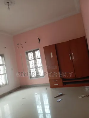 2bdrm Block of Flats in Apollo Estate Off for rent