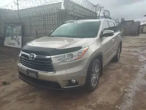 Toyota Highlander 2014 Gold