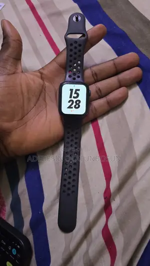 Apple Series 6 44mm Nike Edition
