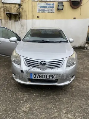 Toyota Avensis 2.0 Advanced 2011 Silver