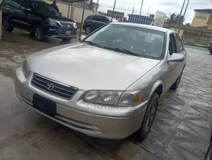 Toyota Camry 2001 Gold