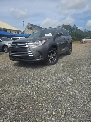 Toyota Highlander XLE V6 4x2 (3.5L 6cyl 6A) 2016 Gray
