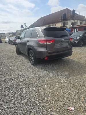 Toyota Highlander XLE V6 4x2 (3.5L 6cyl 6A) 2016 Gray