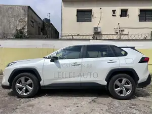 Toyota RAV4 2023 White
