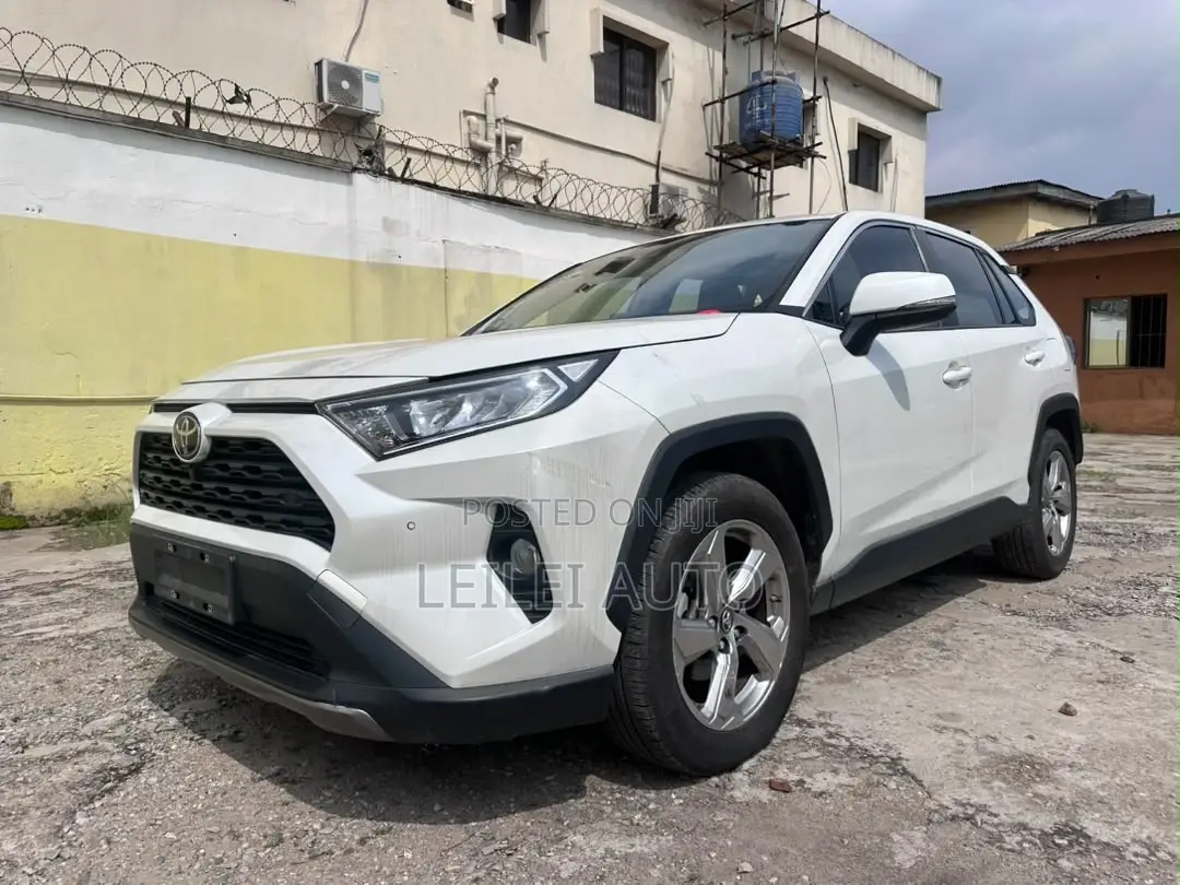 Toyota RAV4 2023 White