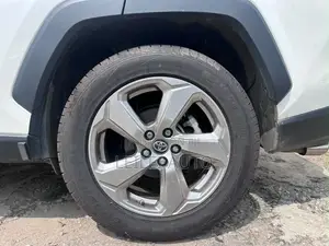 Toyota RAV4 2023 White