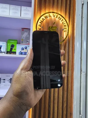 Apple iPhone 12 64 GB Black