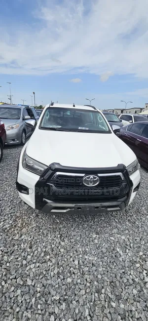 Toyota Hilux 2019 White