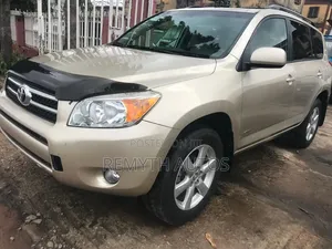 Toyota RAV4 2008 Gold