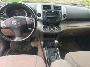 Toyota RAV4 2008 Gold