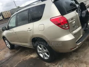 Toyota RAV4 2008 Gold