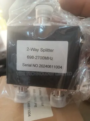2-Way RF Signal Splitter (698–2700MHz) – Brand New