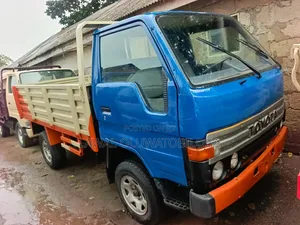 Nigeria Used Toyota Dyna 150 Old Model Petrol Engine