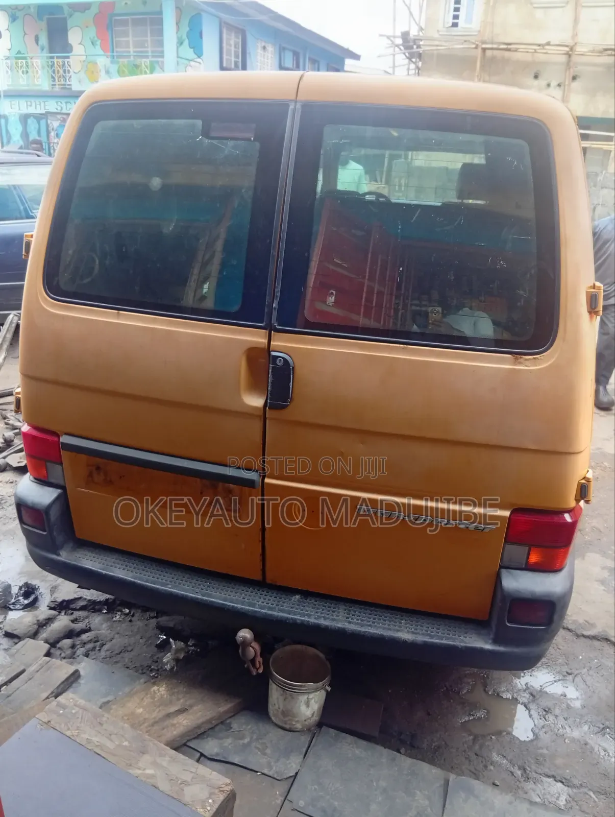 Volkswagen Transporter 2005 Yellow