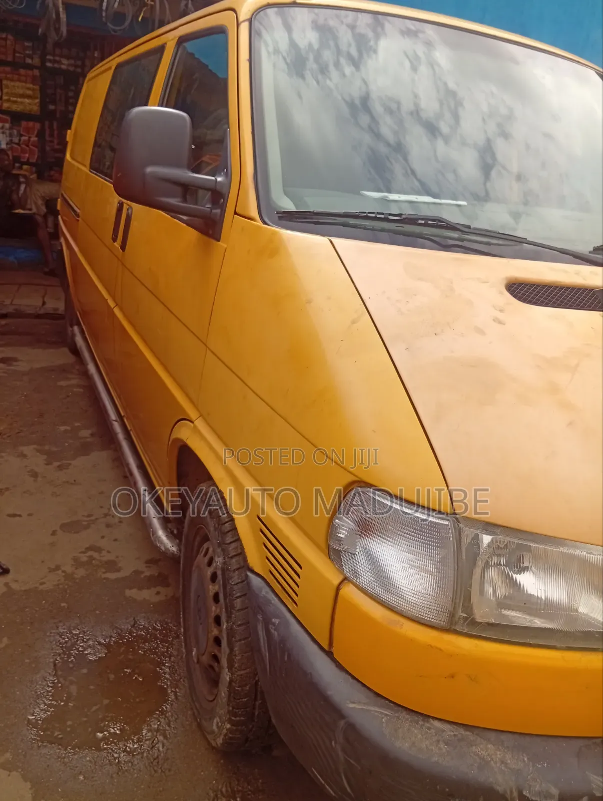 Volkswagen Transporter 2005 Yellow