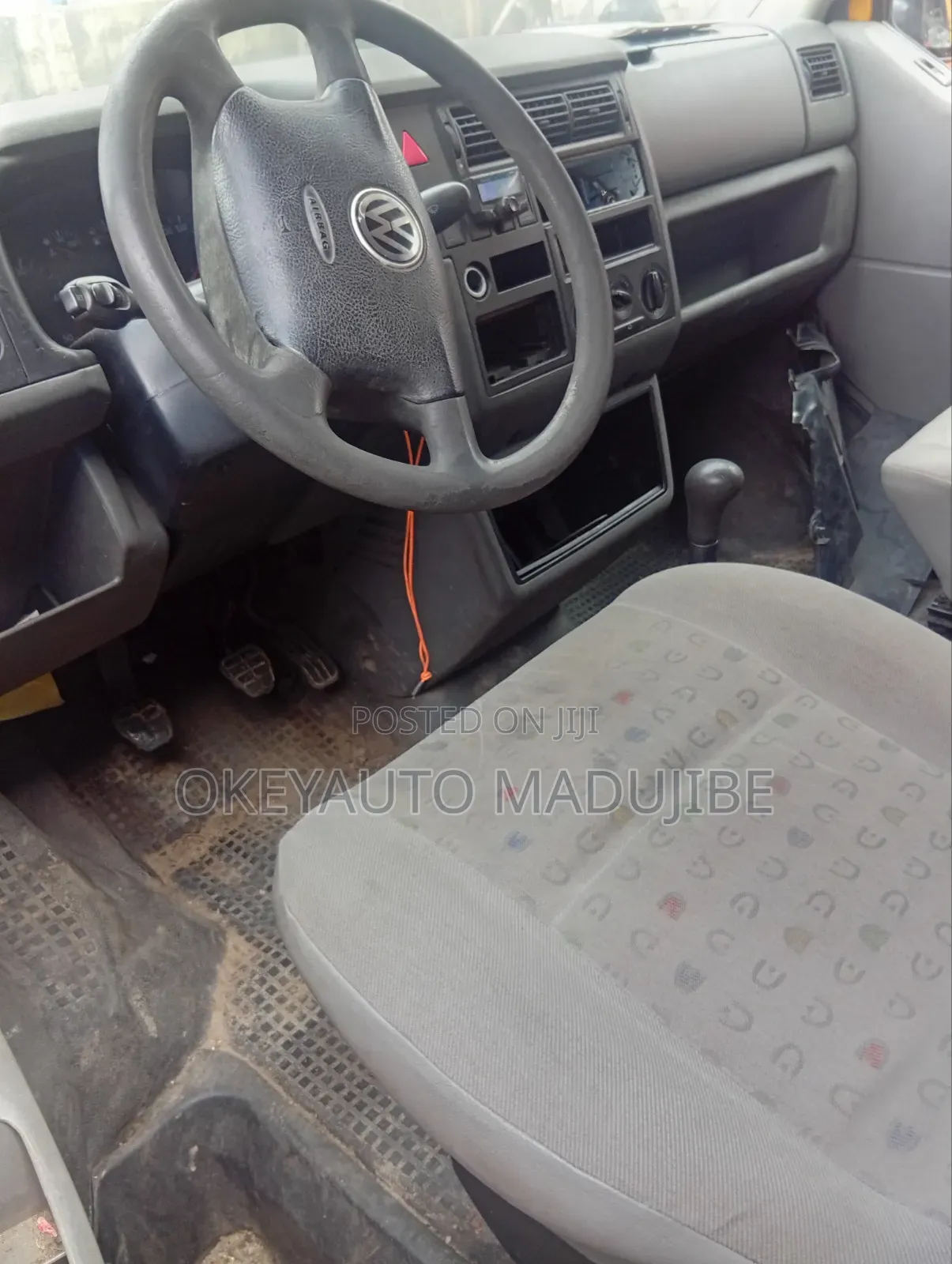 Volkswagen Transporter 2005 Yellow